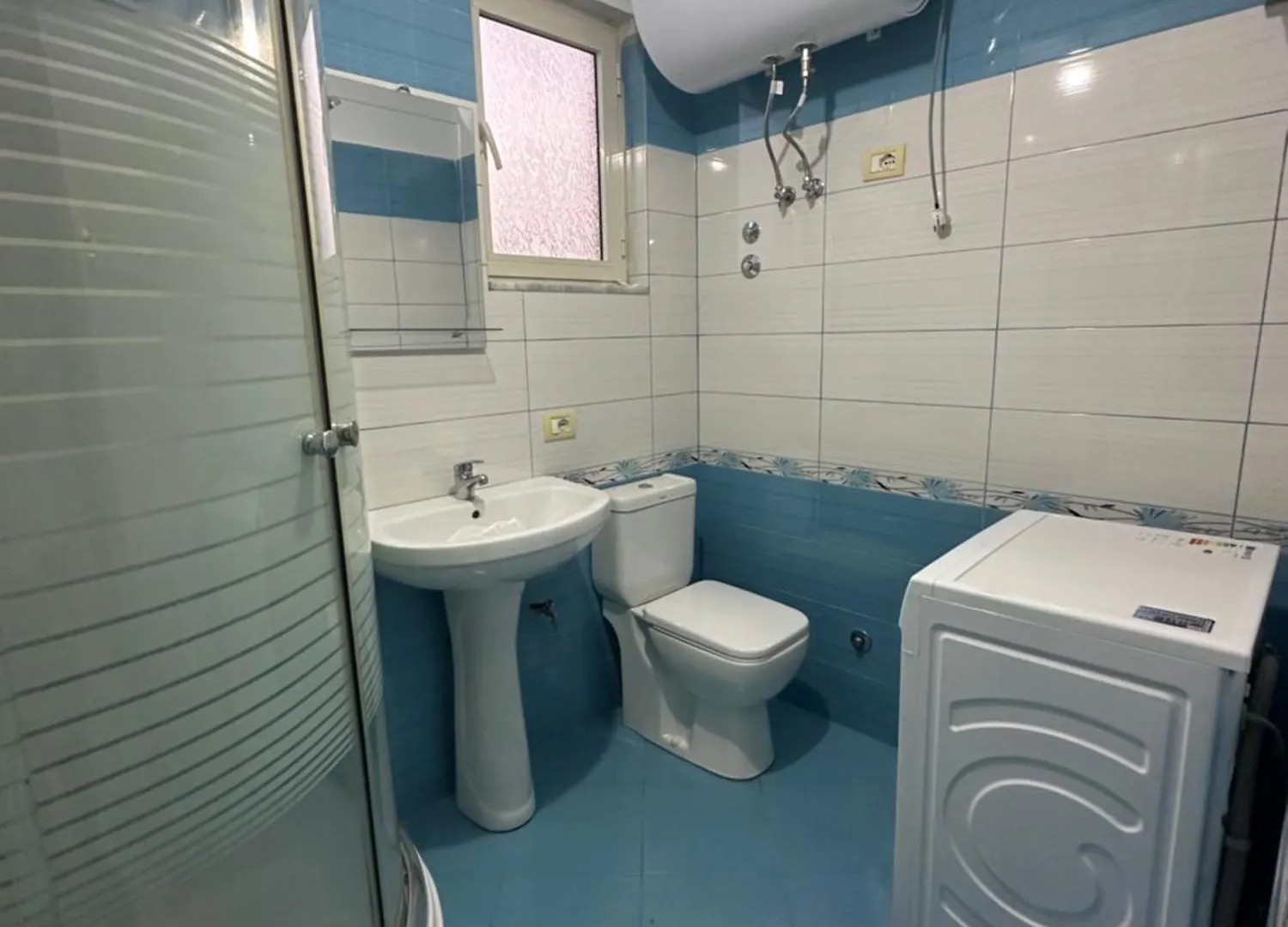 Albglow Apartments Tirana 0*,